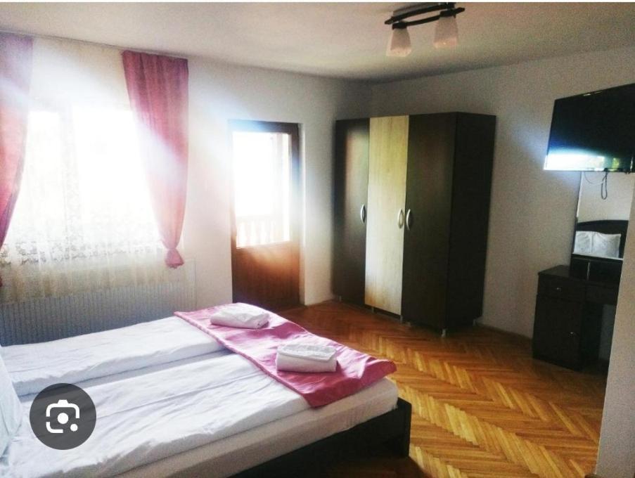 Vila Bianca Busteni Luaran gambar