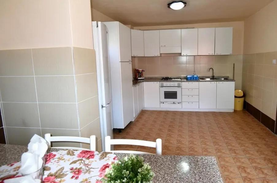 Vila Bianca Busteni Luaran gambar